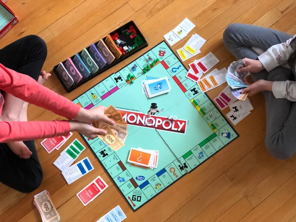 Monopoly Kuralları: Ev, Otel İnşaası ve İflas Rehberi