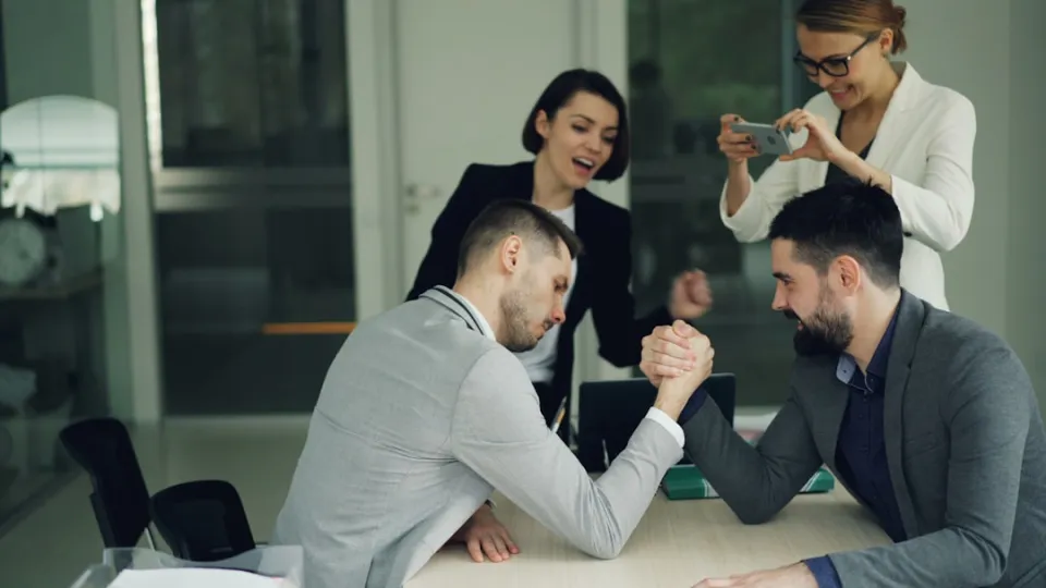 Astlara Karşı Liderlik: Görgü Kuralları ve Etkili Yönetim