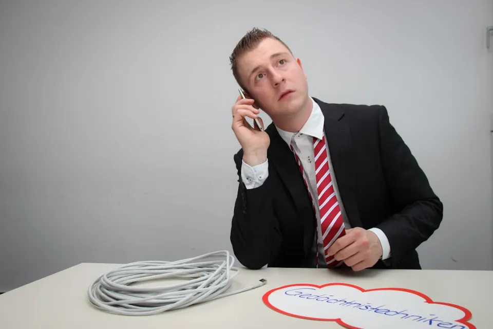 Toplulukta Telefon Kullanımı: Görgü Kuralları ve Saygı Rehberi