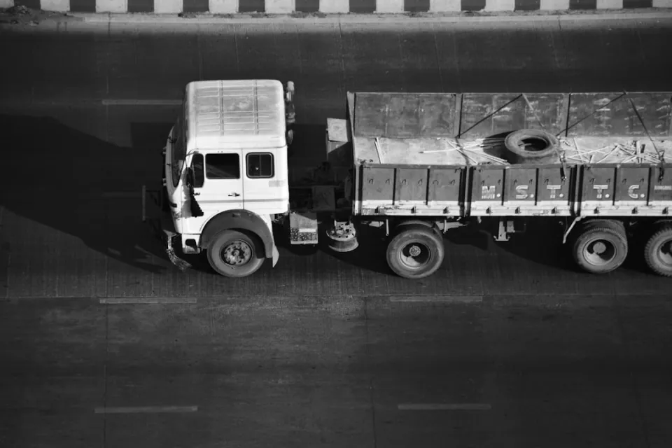 Tır Sürücüleri İçin Zorunlu Trafik Kuralları | Kapsamlı Rehber