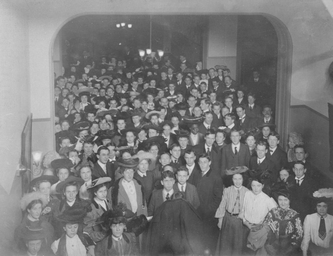 Toplu Fotoğrafları Paylaşırken Etik Kurallar: İzin Almanın Önemi